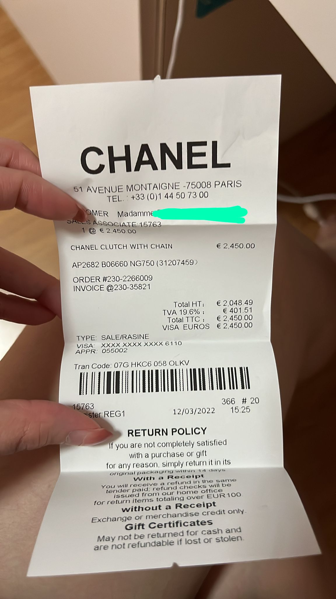 Seller on Instagram allegedly dupes woman into paying $3,600 for a fake Chanel  bag, then ghosts her, Singapore News - AsiaOne