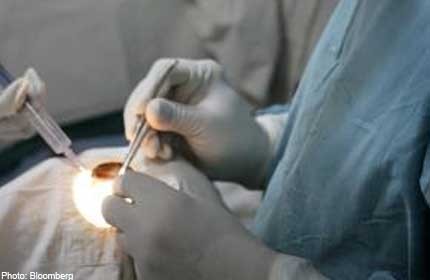 3 doctors in China arrested over organ transplants