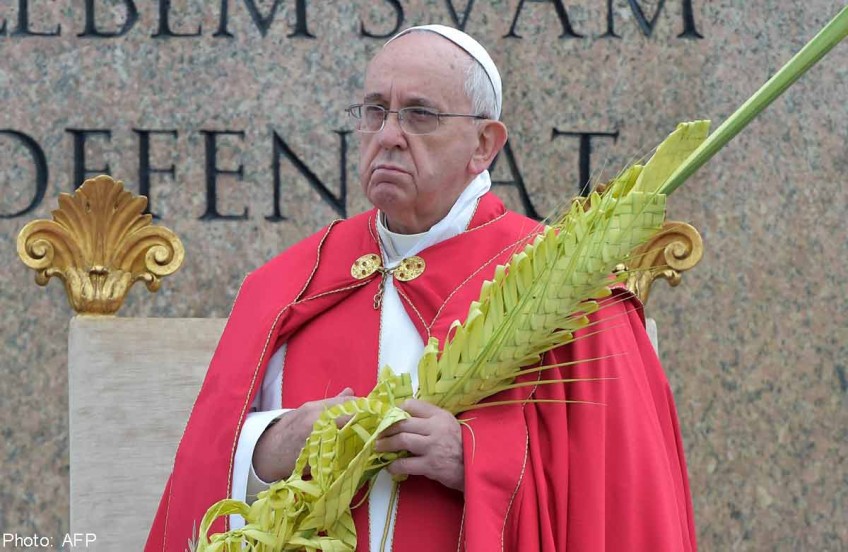 Pope kicks off Easter week with Palm Sunday mass