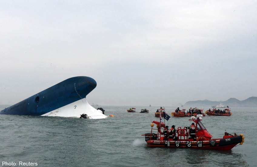 Captain of capsized South Korean ferry apologises in court for failure to rescue victims