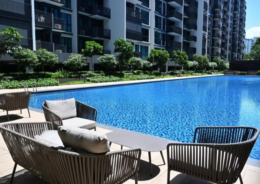 Man suspected to have drowned in Tampines condo pool