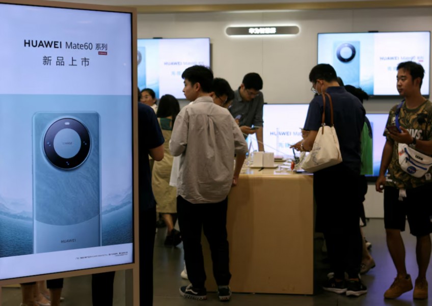 US commerce secretary downplays chip in advanced Huawei phone