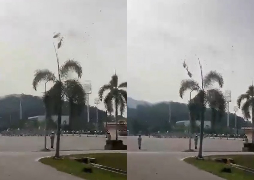 Malaysian navy helicopters collide in mid-air, 10 killed