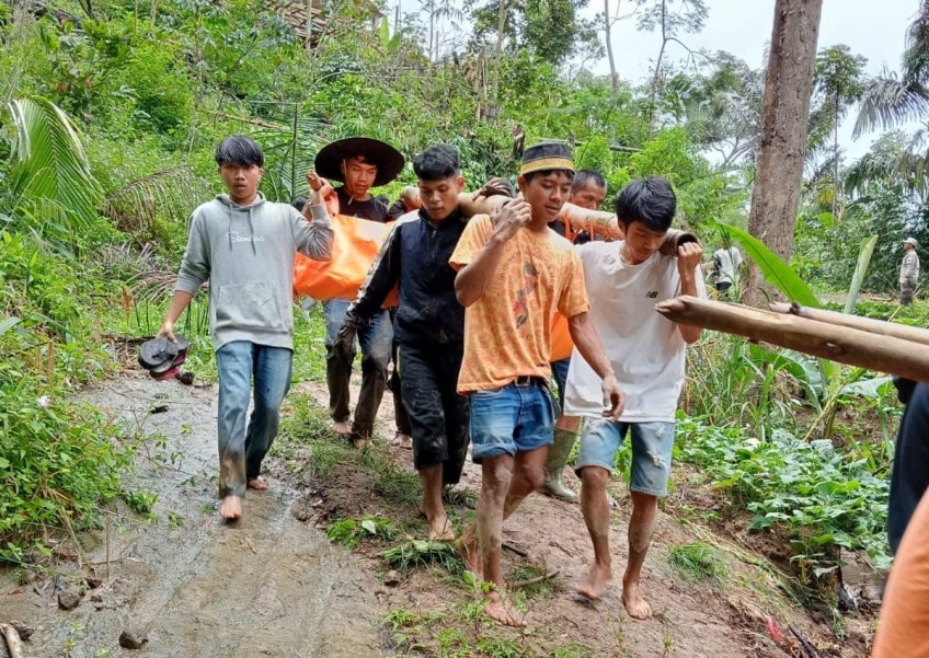 Landslides kill 18 on Indonesia's Sulawesi island, 2 missing