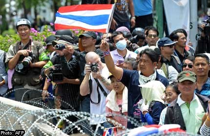 Protesters mass outside Thai parliament