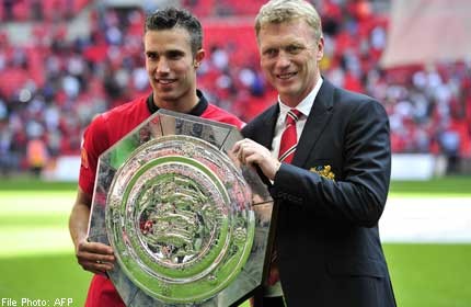 Football: I'll handle Van Persie with care, vows Moyes 