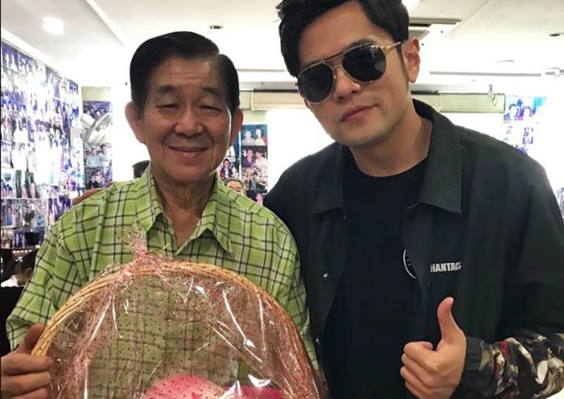 Jay Chou makes surprise appearance at local bah kut teh eatery