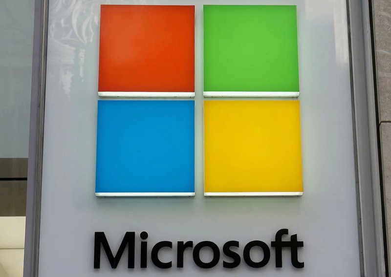 Microsoft warns thousands of cloud customers of exposed databases
