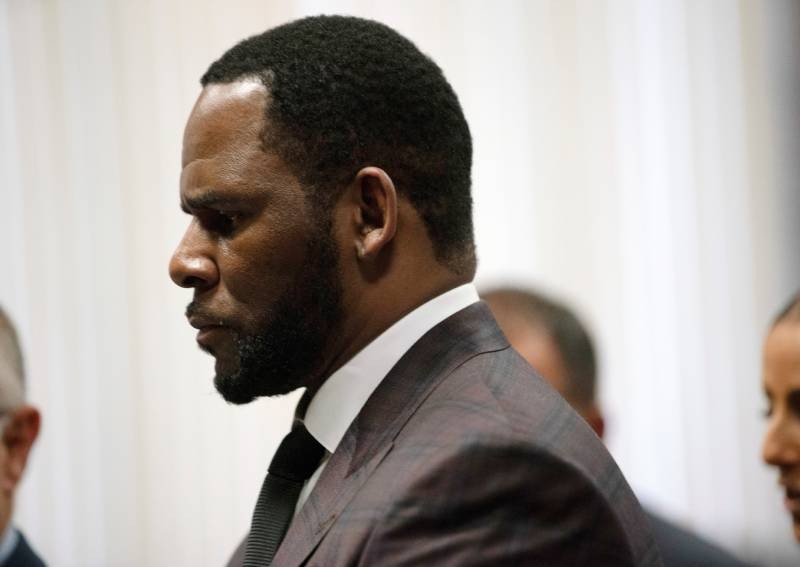 R Kelly allegedly offered $1 million for the return of a child pornography tape