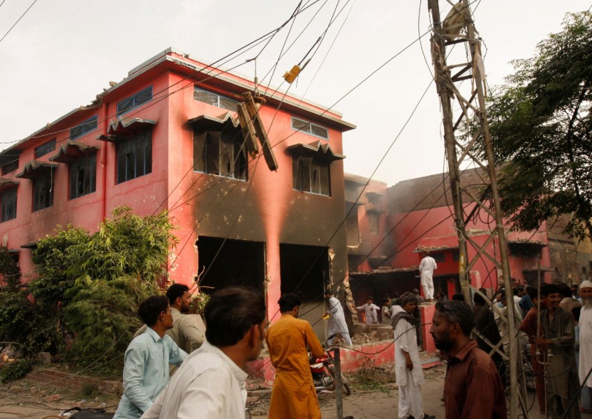 Pakistan crowd vandalises churches, torches homes after blasphemy accusation