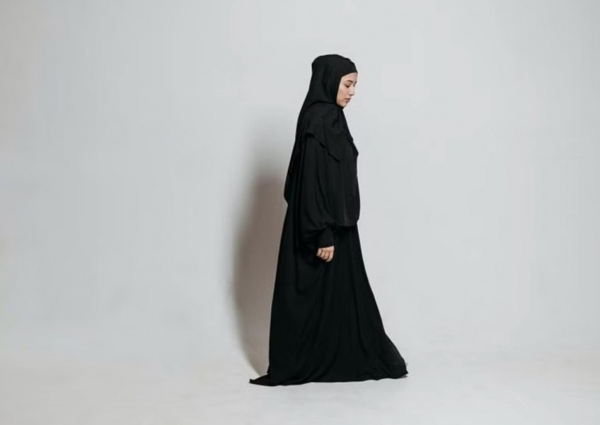 France to ban Muslim abaya dress in state schools