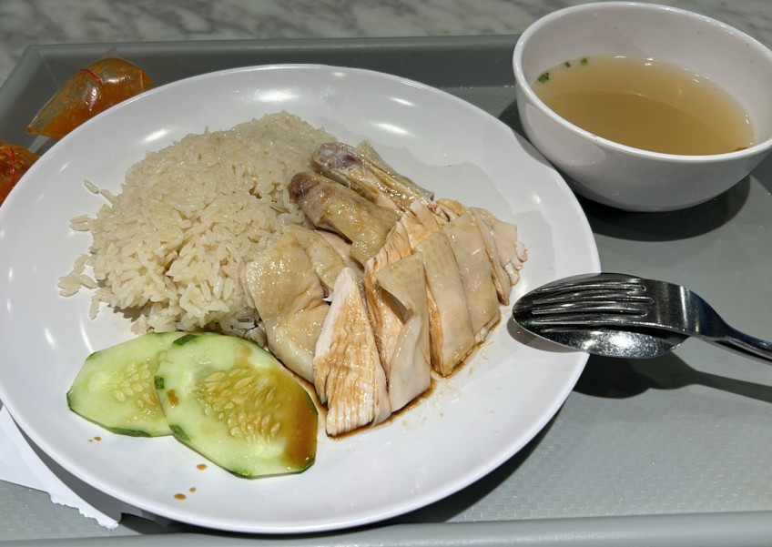 Diner's complaint about $9 chicken rice in Suntec City food court divides netizens