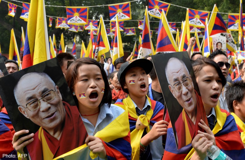 China must befriend Tibet monks to build "impenetrable defence": Official