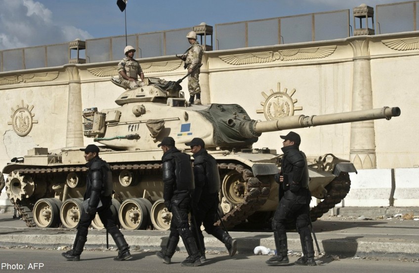 Bomb hits Egypt army intelligence building, wounds 4 soldiers