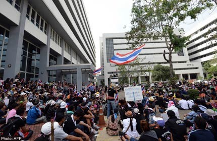 Violence erupts in Bangkok
