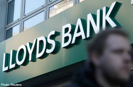 UK government could sell off Lloyds bank stake in 2014: Telegraph