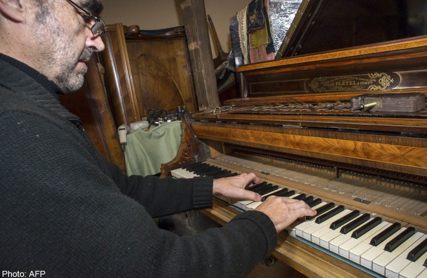 Eccentric French collector turns home into piano 'orphanage'
