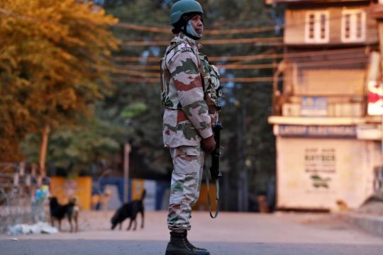 Indian border policeman guns down 5 colleagues