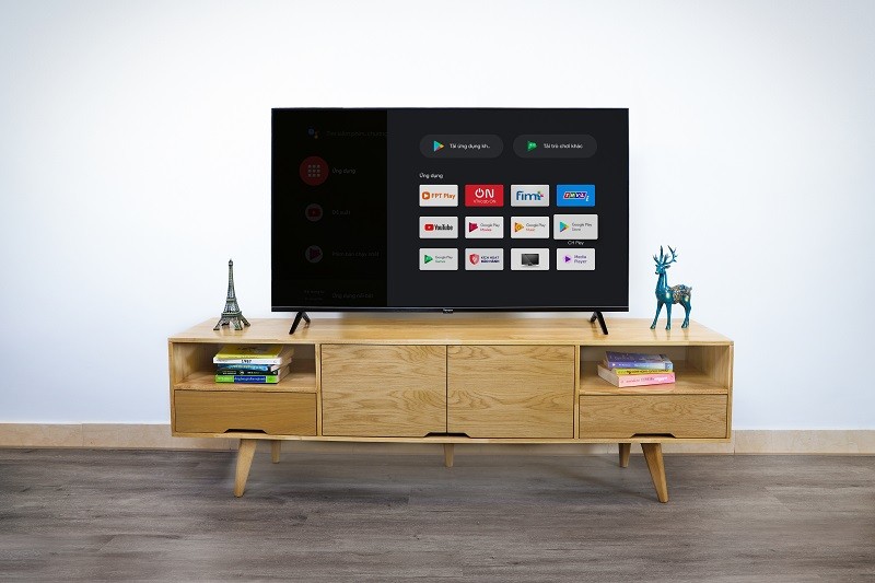 Vingroup Launches 5 First Smart TV Models 