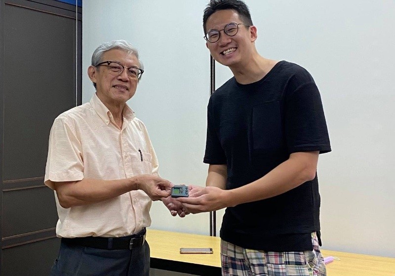 Retiring discipline master returns Digivice to former student 20 years after it was confiscated