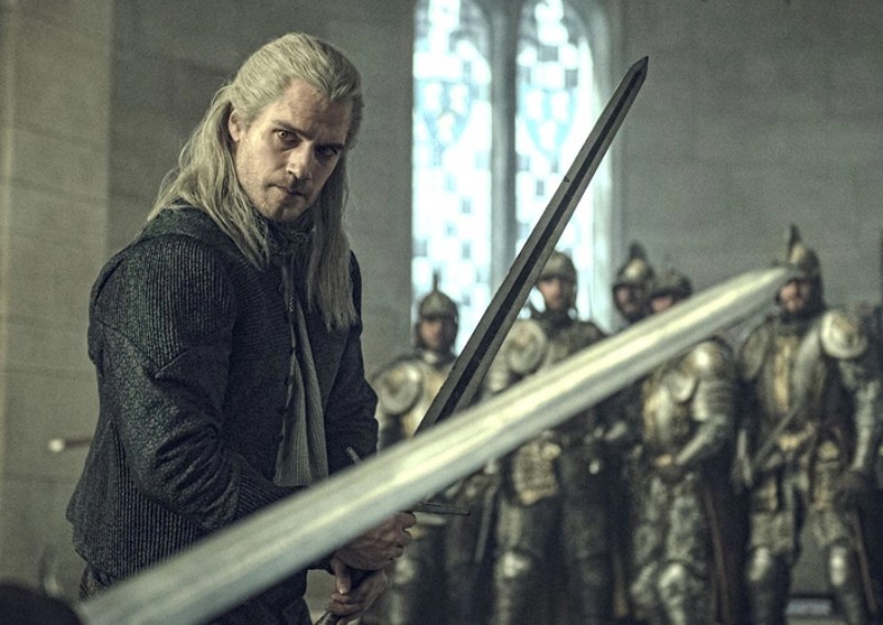 Henry Cavill gently clarifies the difference between Warhammer and World of Warcraft