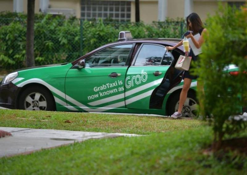 Grab driver drives off with passenger's belongings, demands $20 'fee' to return them