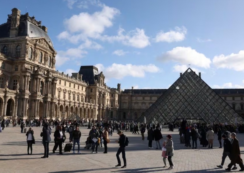 Paris' Louvre museum to hike ticket prices by 29%