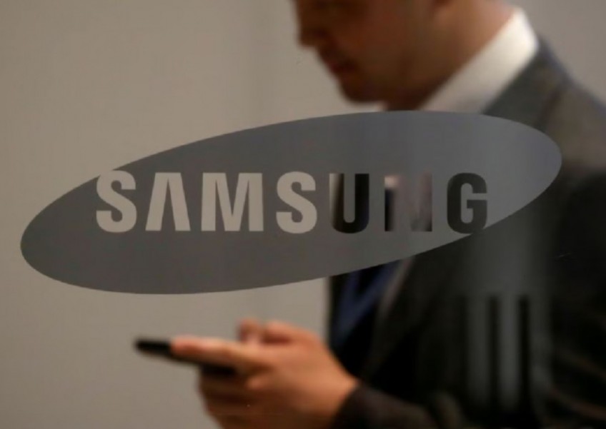 South Korea seeks arrest warrant for ex-Samsung Elec official over alleged technology leak