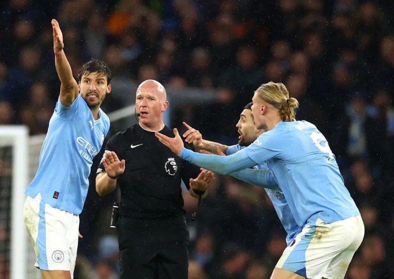 Man City fined $200k by FA over player conduct in Spurs draw