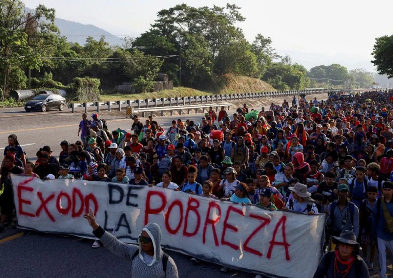 Migrant caravan advances north as US officials head to Mexico