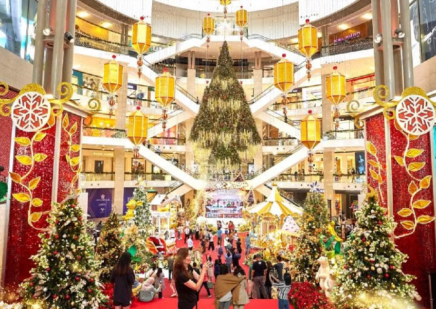 Singaporean injured after Christmas tree falls on his head in Kuala Lumpur mall; Pavilion KL responds