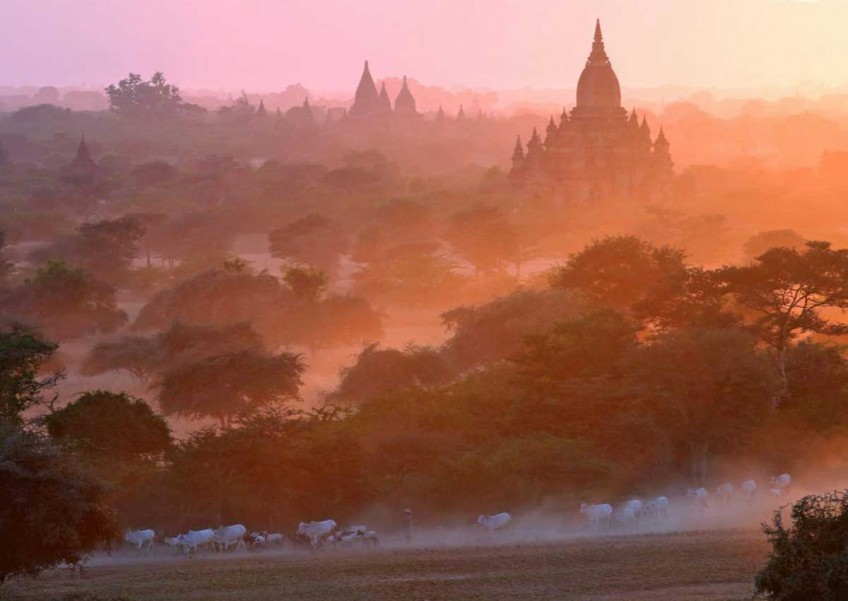 Myanmar backpedals on ban on Bagan temple climbing