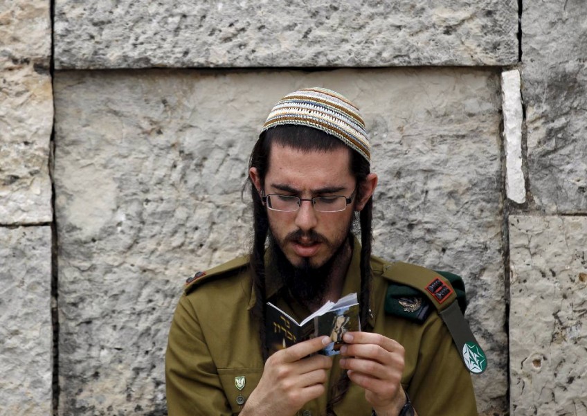 Israeli military braces for battle over beards
