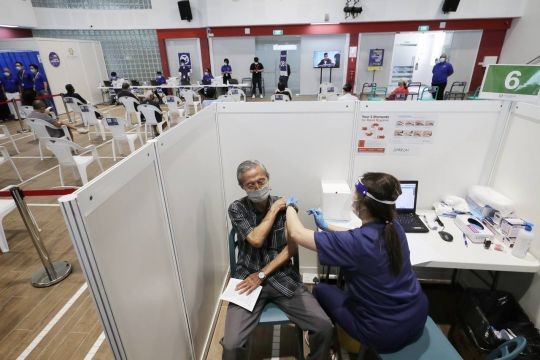 Seniors aged 60 to 69 in Singapore to get Covid-19 vaccine from March, the rest from April