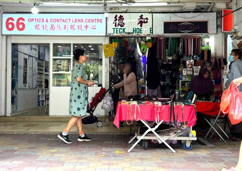 Singapore's narrowest shop? Photo of tiny shop in Yishun sparks online discussion