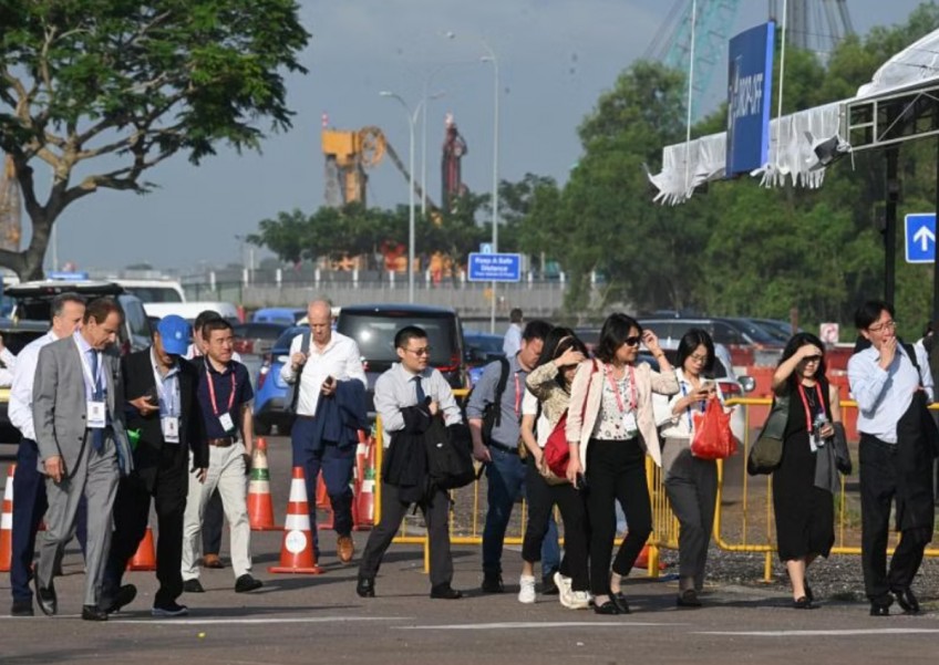 'Hungry, thirsty and exhausted': Crawling traffic, long waits for rides frustrate Singapore Airshow visitors