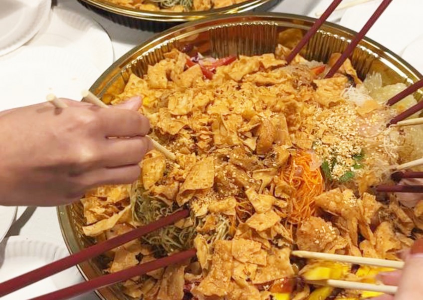 Restaurants enjoy booming business this CNY, some see Chinese tourists wanting to try lo hei