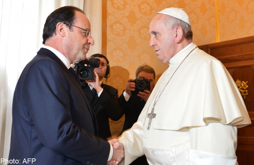 Small blast in Rome as France's Hollande meets pope
