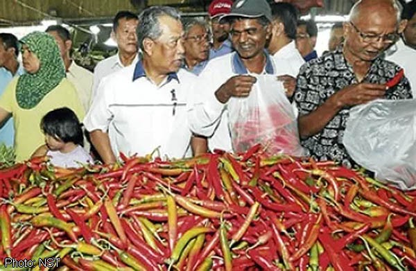Malaysia Deputy Prime Minister surveys food prices