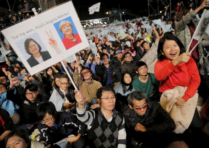 Tsai Ing-wen becomes Taiwan president as KMT concedes defeat