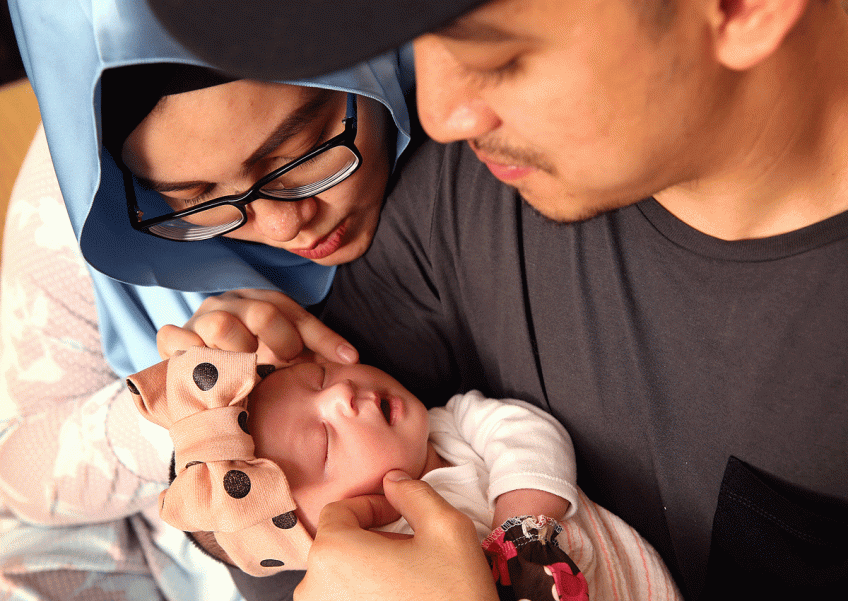 Aaron Aziz gave singer-actor Syarif parenting tips
