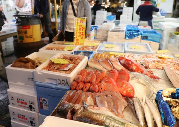 Tokyo's Tsukiji fish market handling a lot less fish these days