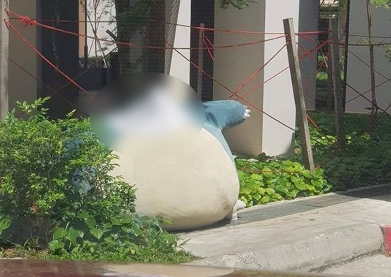 Headless, fluffy corpse of Snorlax cruelly left behind at HDB void deck