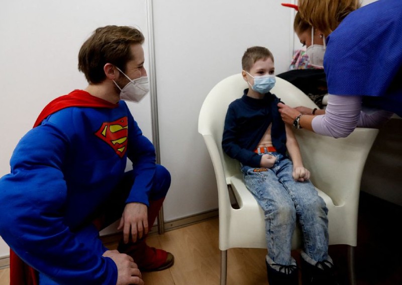 Superman, Cinderella and Minions give Czech children Covid-19 shots