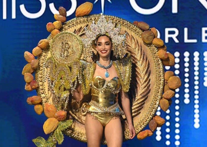 Miss El Salvador dons golden bitcoin outfit at beauty pageant