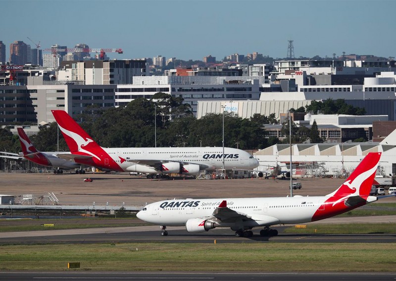 'Mayday': Qantas flight lands at Sydney airport after issuing distress signal