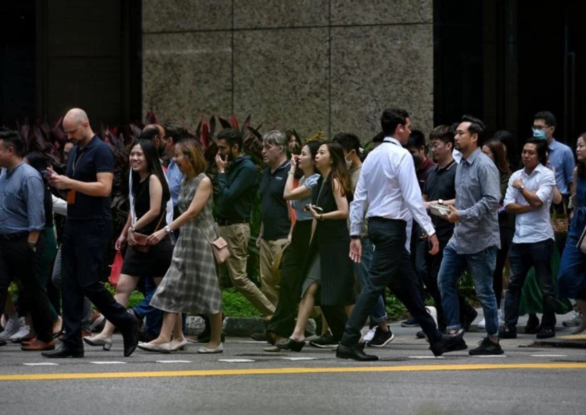 More professionals in Singapore looking to change jobs despite cooling labour market and economic uncertainty: LinkedIn