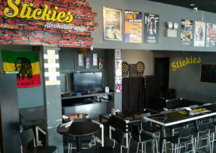 Stickies Bar closes outlets suddenly, current and former employees claim they're not paid