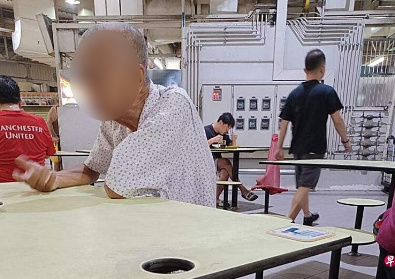 'He'll swear at you if you don't give him money': Elderly man in Marsiling hawker centre accused of harassing diners
