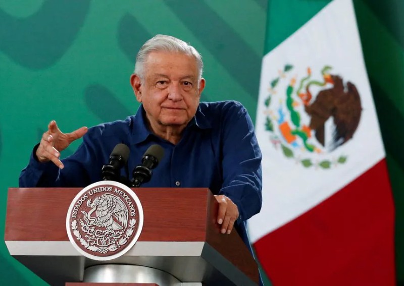 Armed men kidnapped 32 migrants in Mexico for extortion, president says
